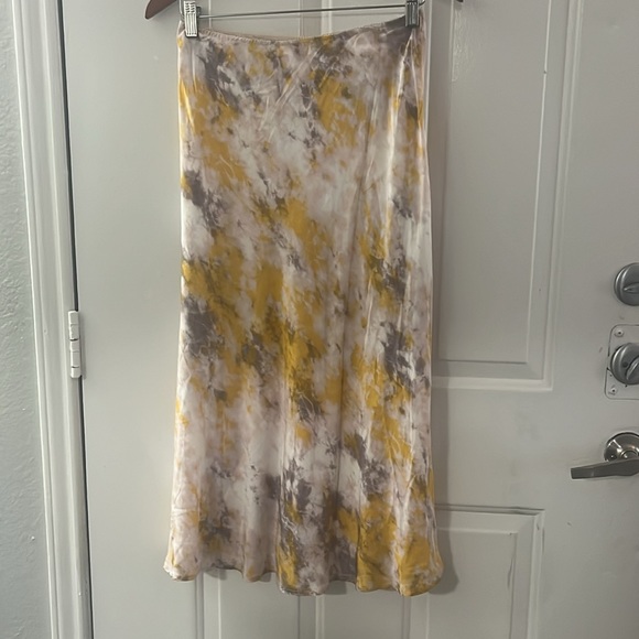 ASTR by Anthropology The Label Nava Tie Dye Pull On Midi Skirt Flowy Boho Size S - Picture 3 of 9